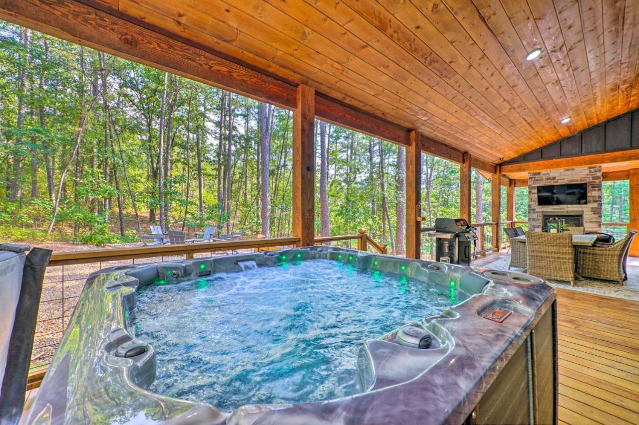 Chic Broken Bow Cabin With Hot Tub And Gas Grill! Екстер'єр фото
