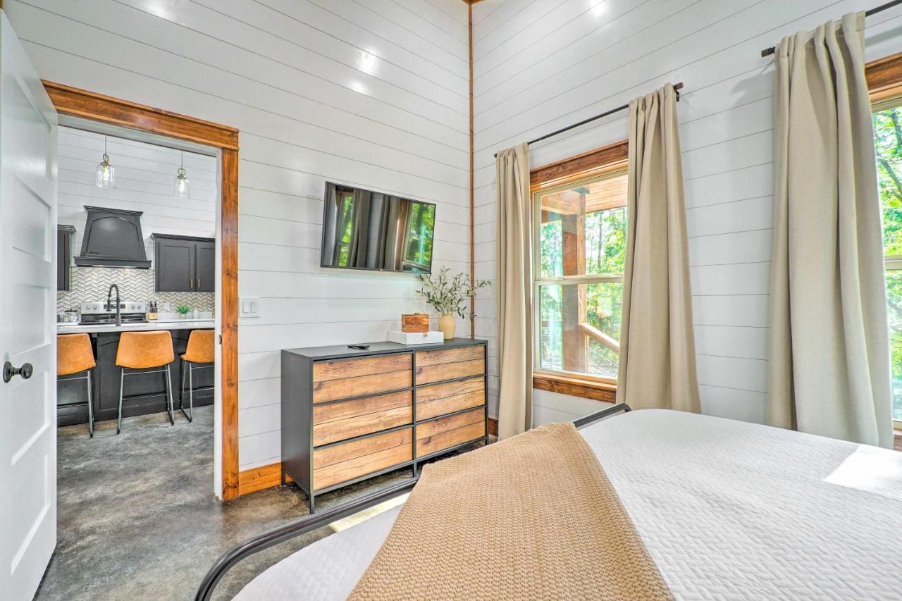 Chic Broken Bow Cabin With Hot Tub And Gas Grill! Екстер'єр фото